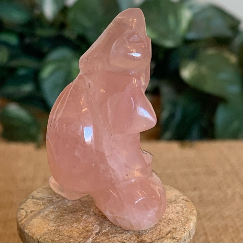 Fine VTG Antique Hand Carved Rose Quartz Daikokuten Seven Lucky Gods Figurine 2" - Picture 8 of 16